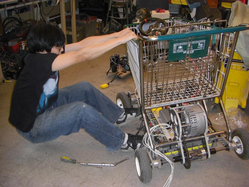 Illustration for article titled Electric Shopping Go-Kart Makes For Speedy, Stealthy Grocery-Getting